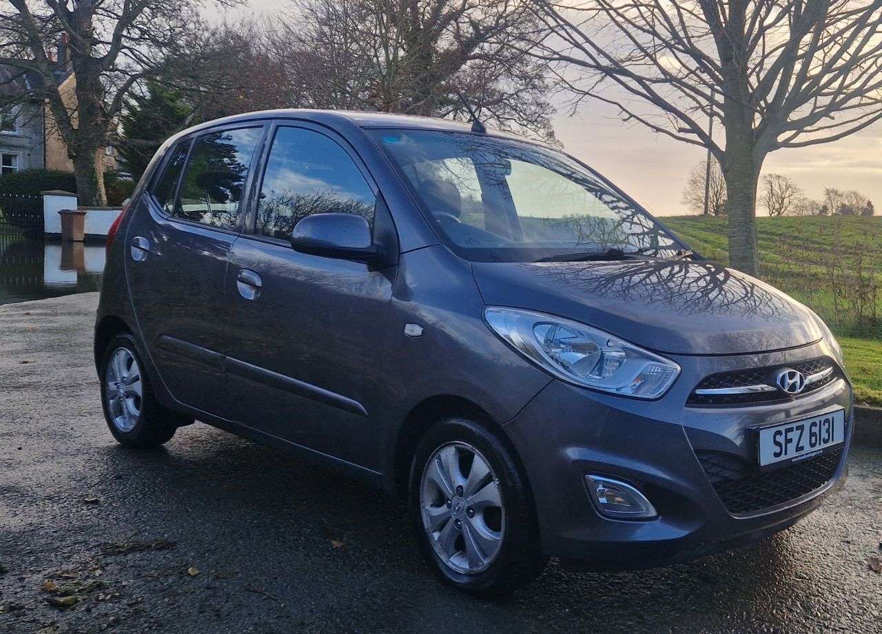 A 2013 HYUNDAI I10 1.2 Style Hatchback 5dr Petrol Manual Euro 5 (85 bhp) A 2013 HYUNDAI I10 1.2 Style Hatchback 5dr Petrol Manual Euro 5 (85 bhp)