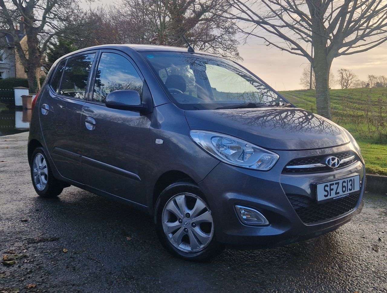 A 2013 HYUNDAI I10 1.2 Style Hatchback 5dr Petrol Manual Euro 5 (85 bhp) A 2013 HYUNDAI I10 1.2 Style Hatchback 5dr Petrol Manual Euro 5 (85 bhp)