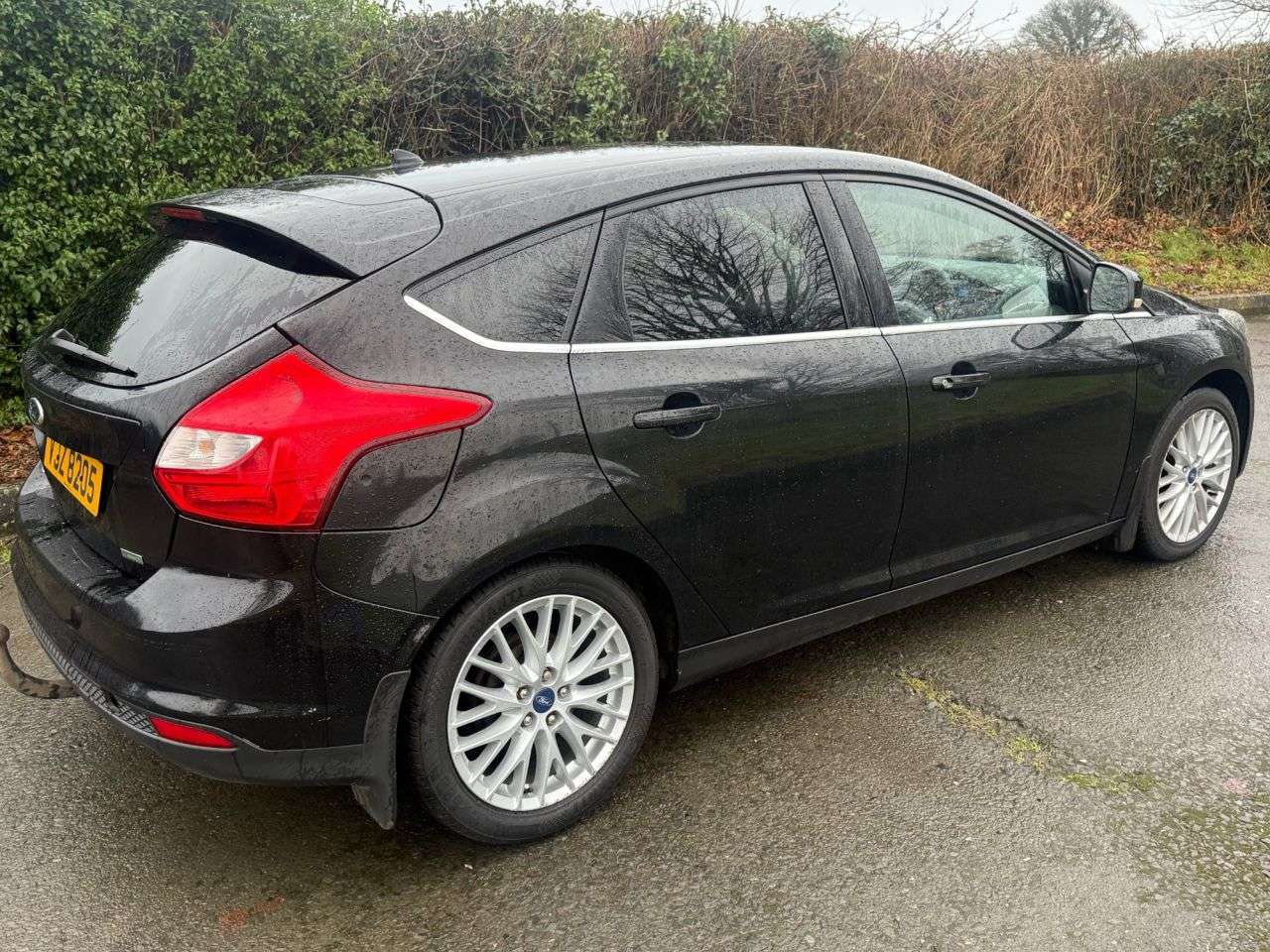 A 2014 FORD FOCUS 1.0T EcoBoost Zetec Hatchback 5dr Petrol Manual Euro 5 (s/s) (100 ps) A 2014 FORD FOCUS 1.0T EcoBoost Zetec Hatchback 5dr Petrol Manual Euro 5 (s/s) (100 ps)
