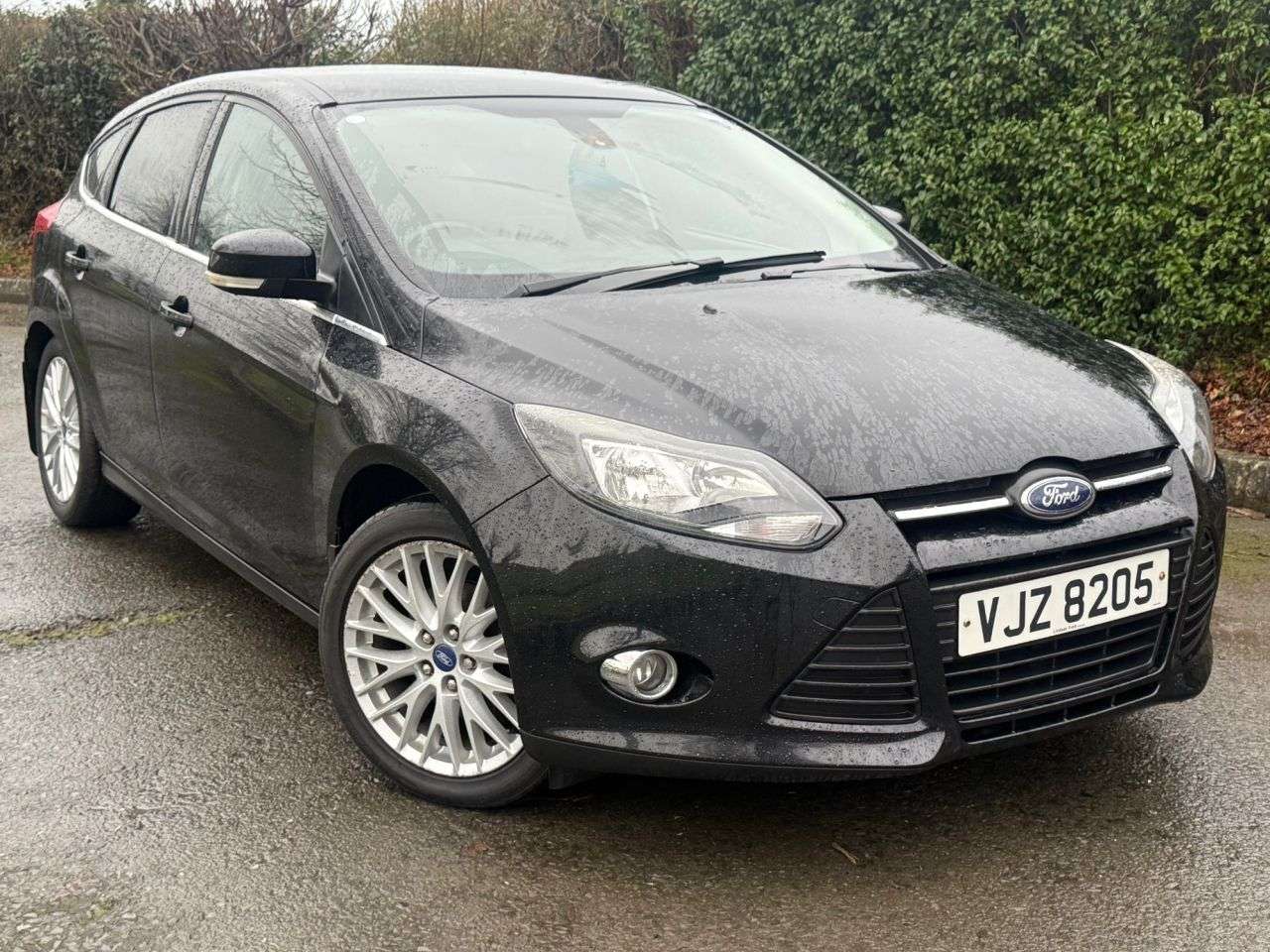 A 2014 FORD FOCUS 1.0T EcoBoost Zetec Hatchback 5dr Petrol Manual Euro 5 (s/s) (100 ps) A 2014 FORD FOCUS 1.0T EcoBoost Zetec Hatchback 5dr Petrol Manual Euro 5 (s/s) (100 ps)