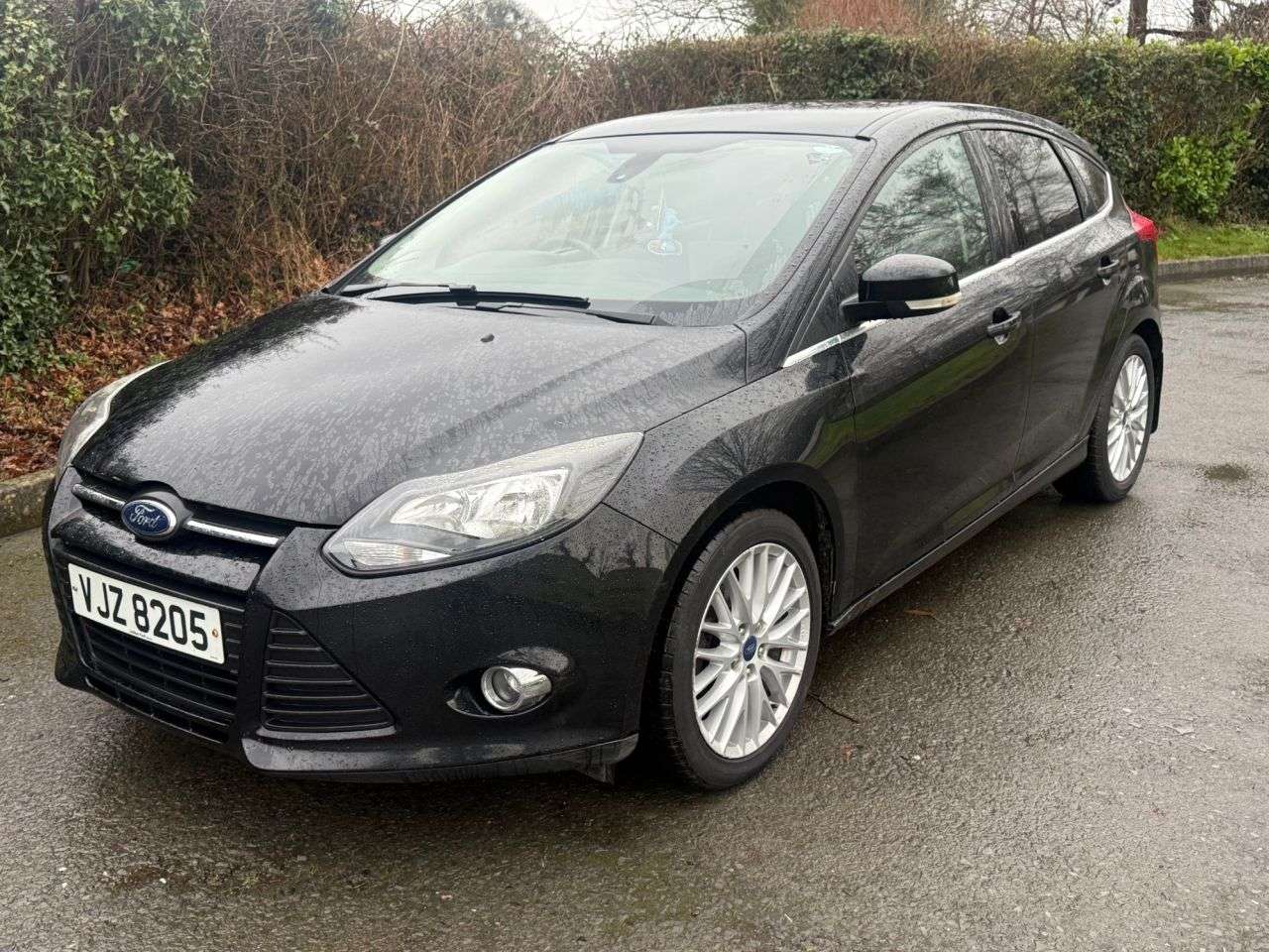 A 2014 FORD FOCUS 1.0T EcoBoost Zetec Hatchback 5dr Petrol Manual Euro 5 (s/s) (100 ps) A 2014 FORD FOCUS 1.0T EcoBoost Zetec Hatchback 5dr Petrol Manual Euro 5 (s/s) (100 ps)