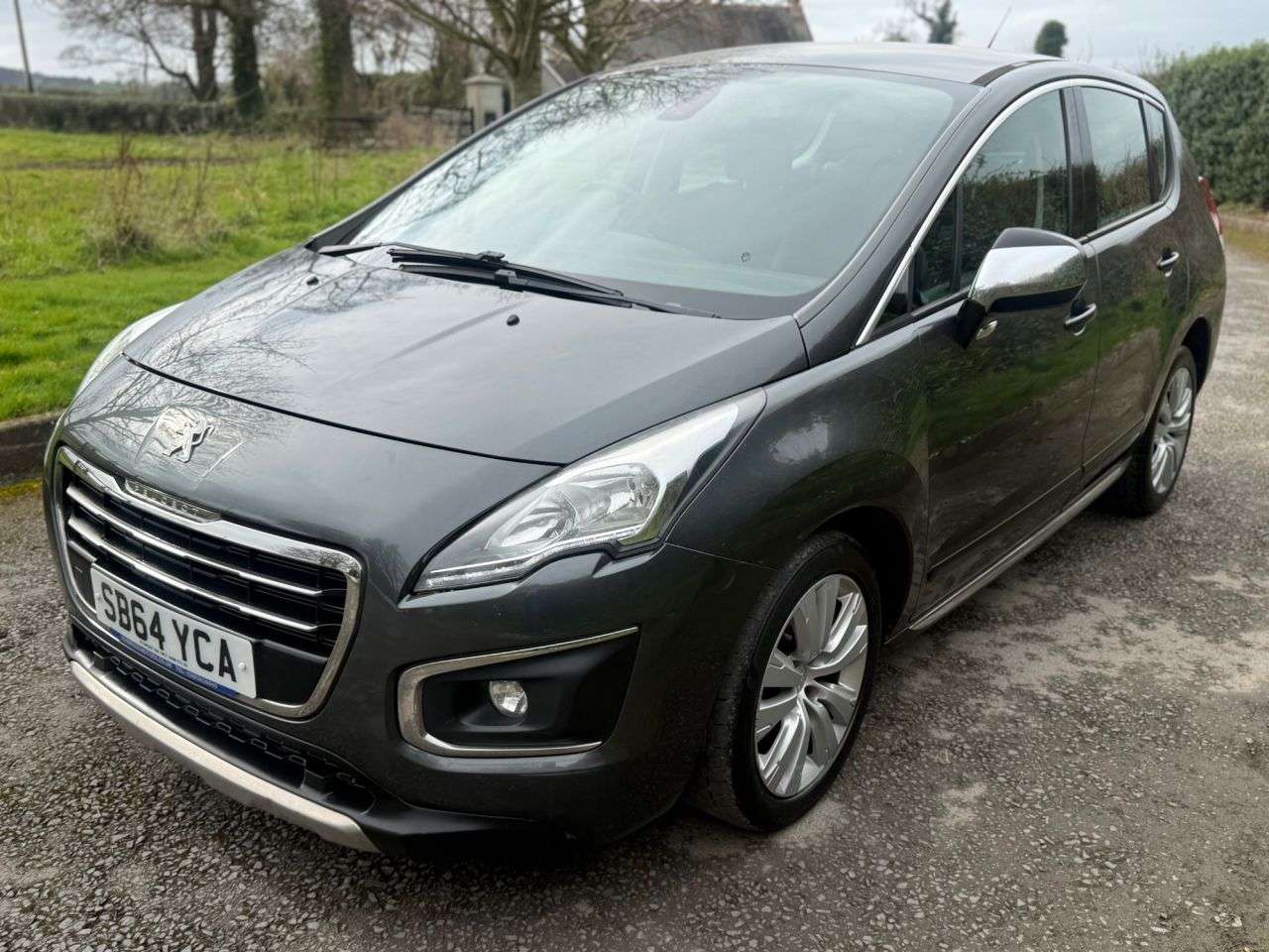 A 2014 PEUGEOT 3008 1.6 HDi Active SUV 5dr Diesel Manual Euro 5 (115 ps) A 2014 PEUGEOT 3008 1.6 HDi Active SUV 5dr Diesel Manual Euro 5 (115 ps)