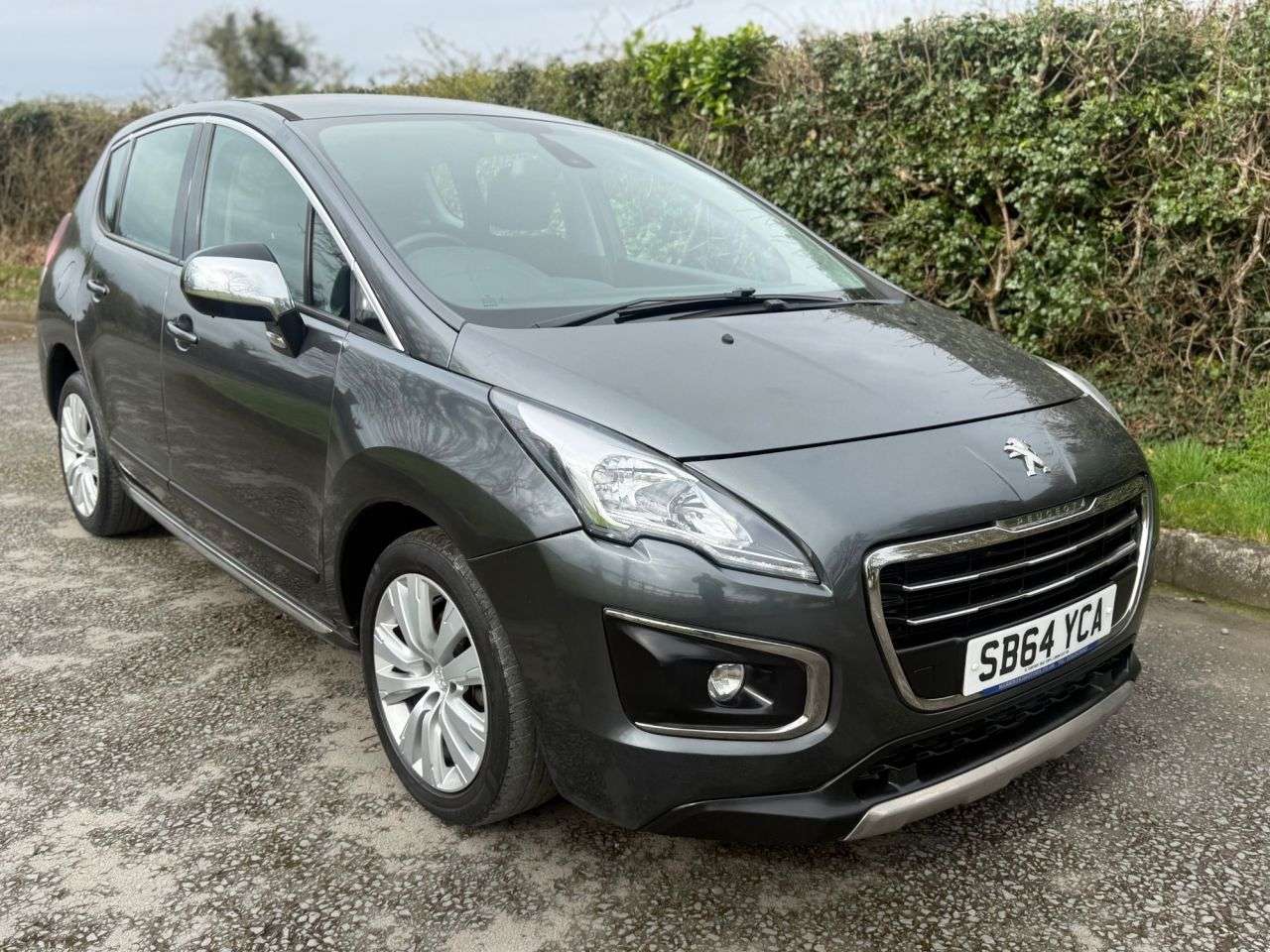A 2014 PEUGEOT 3008 1.6 HDi Active SUV 5dr Diesel Manual Euro 5 (115 ps) A 2014 PEUGEOT 3008 1.6 HDi Active SUV 5dr Diesel Manual Euro 5 (115 ps)