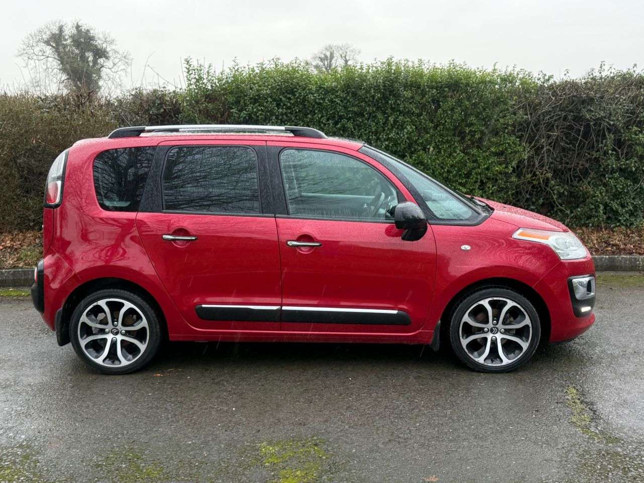 A 2017 CITROEN C3 PICASSO 1.6 BlueHDi Platinum MPV 5dr Diesel Manual Euro 6 (100 ps) A 2017 CITROEN C3 PICASSO 1.6 BlueHDi Platinum MPV 5dr Diesel Manual Euro 6 (100 ps)