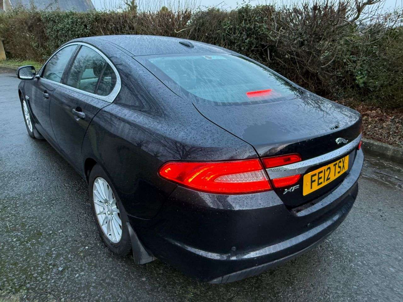 A 2012 JAGUAR XF 2.2d SE Saloon 4dr Diesel Auto Euro 5 (s/s) (190 ps) A 2012 JAGUAR XF 2.2d SE Saloon 4dr Diesel Auto Euro 5 (s/s) (190 ps)