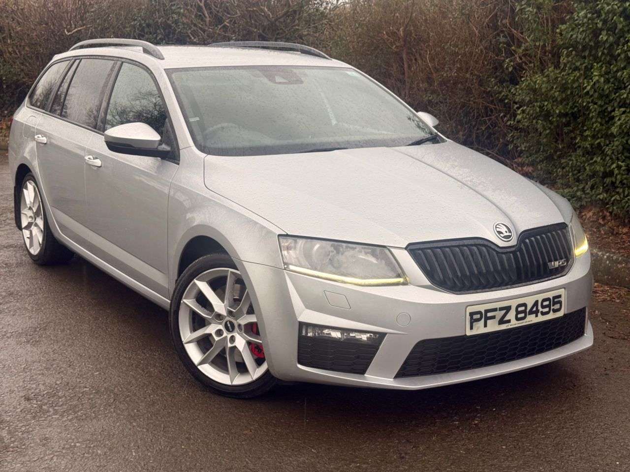 A 2013 SKODA OCTAVIA 2.0 TFSI vRS Estate 5dr Petrol Manual Euro 6 (s/s) (220 ps) A 2013 SKODA OCTAVIA 2.0 TFSI vRS Estate 5dr Petrol Manual Euro 6 (s/s) (220 ps)