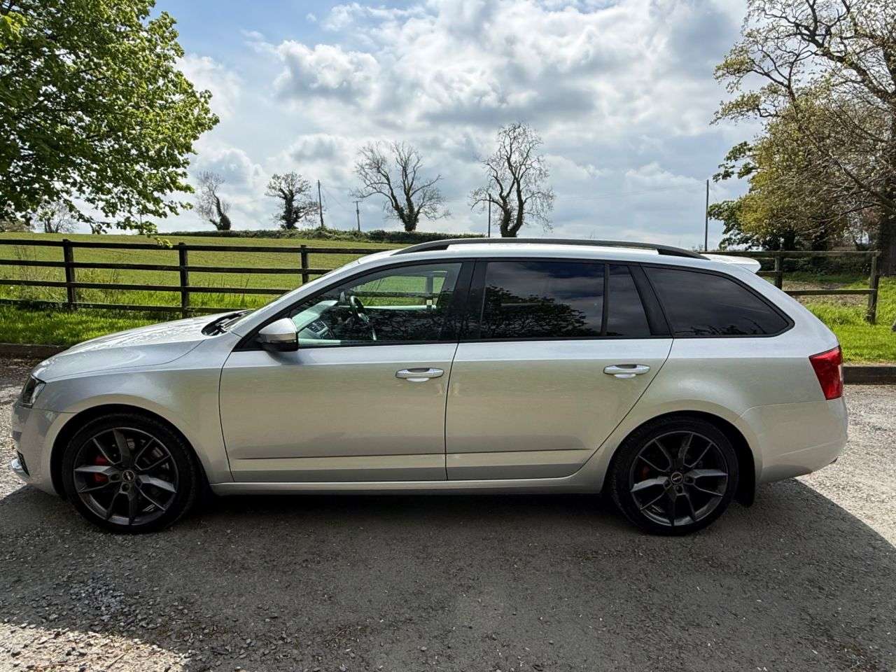 A 2013 SKODA OCTAVIA 2.0 TFSI vRS Estate 5dr Petrol Manual Euro 6 (s/s) (220 ps) A 2013 SKODA OCTAVIA 2.0 TFSI vRS Estate 5dr Petrol Manual Euro 6 (s/s) (220 ps)