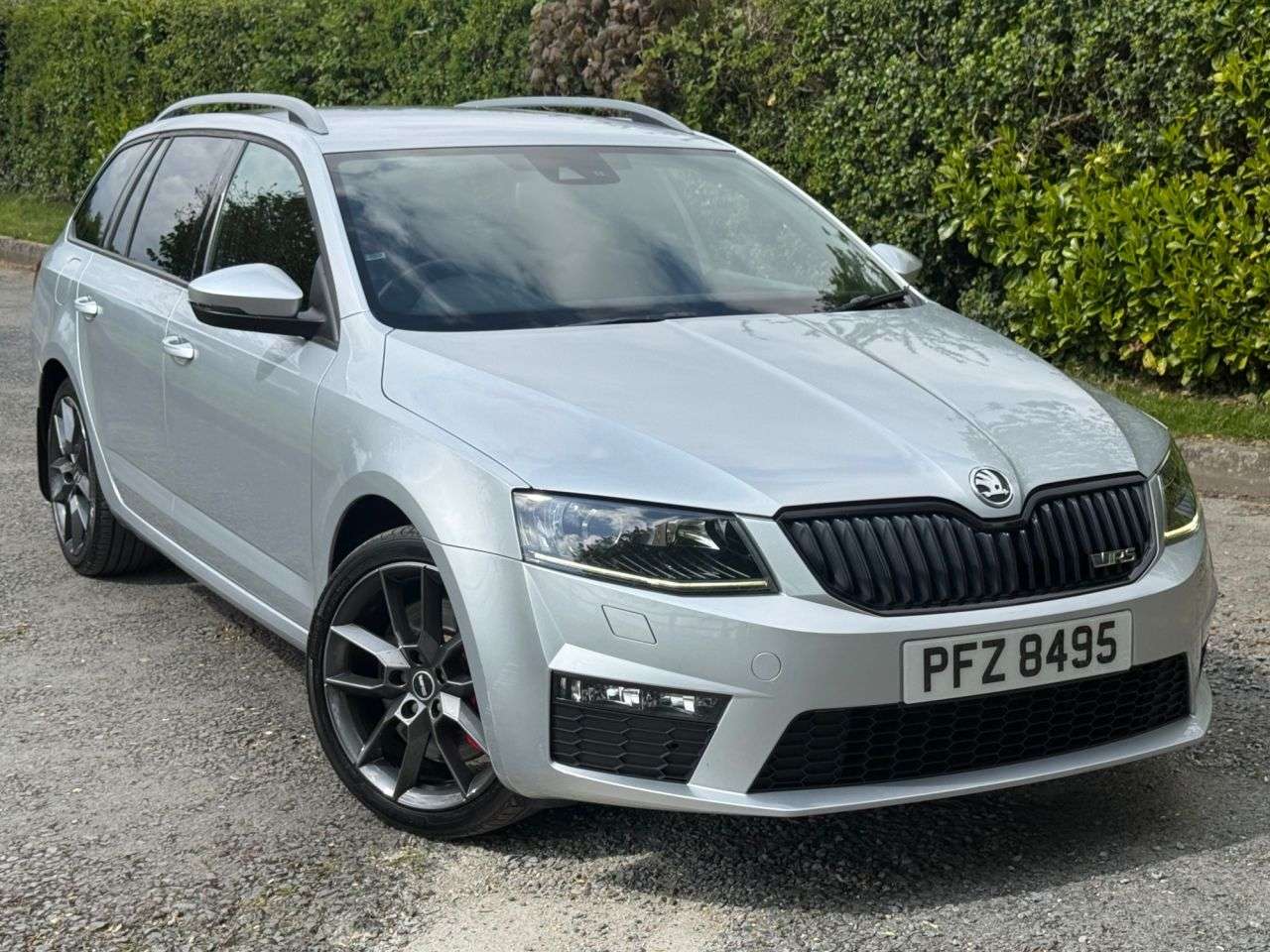 A 2013 SKODA OCTAVIA 2.0 TFSI vRS Estate 5dr Petrol Manual Euro 6 (s/s) (220 ps) A 2013 SKODA OCTAVIA 2.0 TFSI vRS Estate 5dr Petrol Manual Euro 6 (s/s) (220 ps)