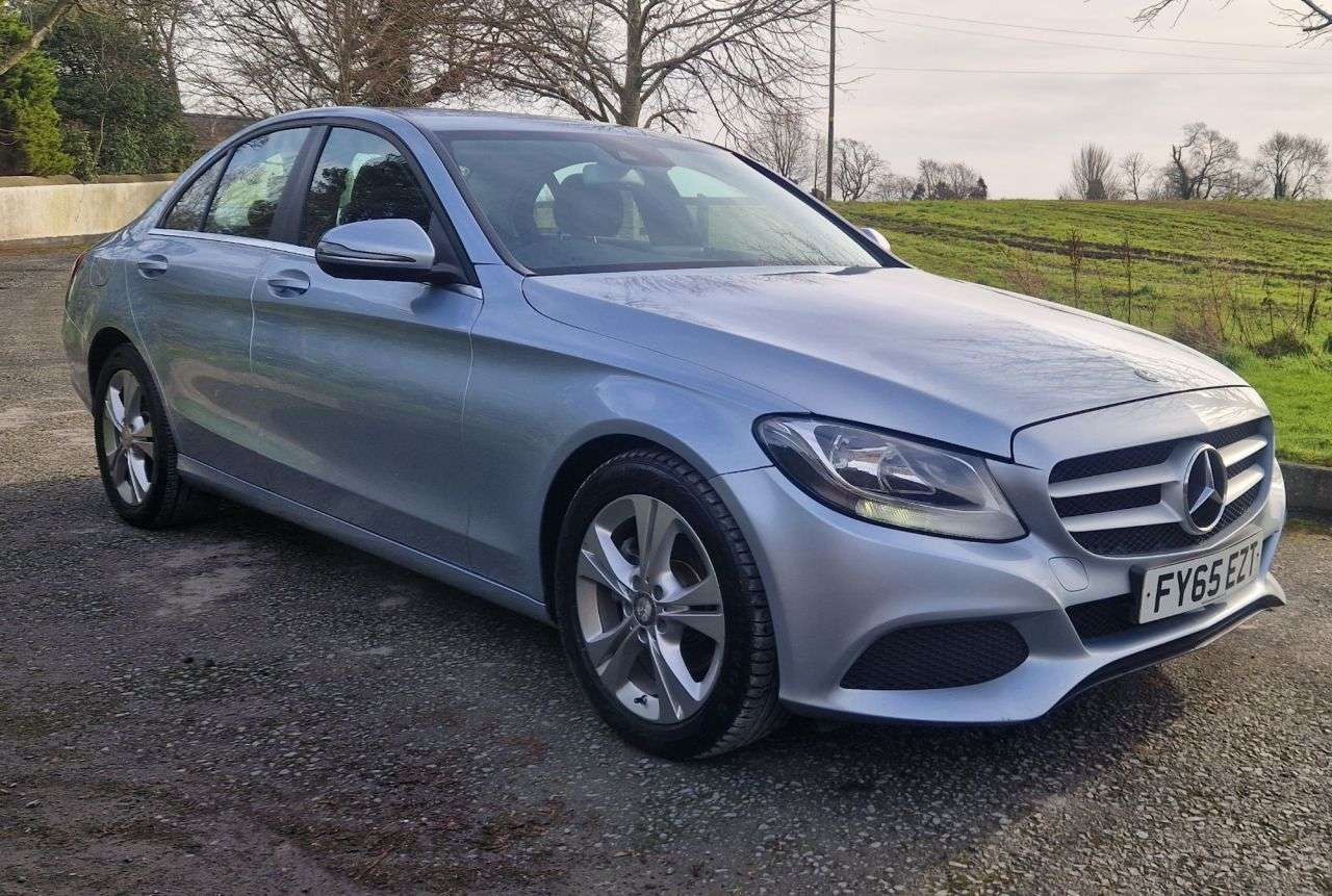 A 2015 MERCEDES-BENZ C-CLASS 2.1 C220d SE Saloon 4dr Diesel Manual Euro 6 (s/s) (170 ps) A 2015 MERCEDES-BENZ C-CLASS 2.1 C220d SE Saloon 4dr Diesel Manual Euro 6 (s/s) (170 ps)