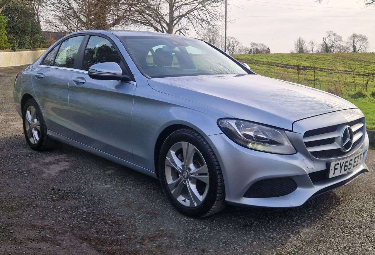 A 2015 MERCEDES-BENZ C-CLASS 2.1 C220d SE Saloon 4dr Diesel Manual Euro 6 (s/s) (170 ps) A 2015 MERCEDES-BENZ C-CLASS 2.1 C220d SE Saloon 4dr Diesel Manual Euro 6 (s/s) (170 ps)