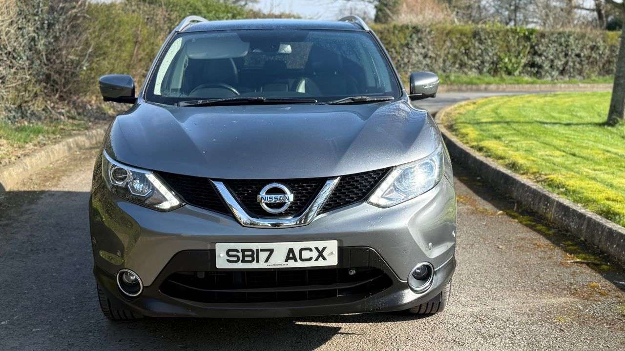 A 2017 NISSAN QASHQAI 1.5 dCi Tekna SUV 5dr Diesel Manual 2WD Euro 6 (s/s) (110 ps) A 2017 NISSAN QASHQAI 1.5 dCi Tekna SUV 5dr Diesel Manual 2WD Euro 6 (s/s) (110 ps)