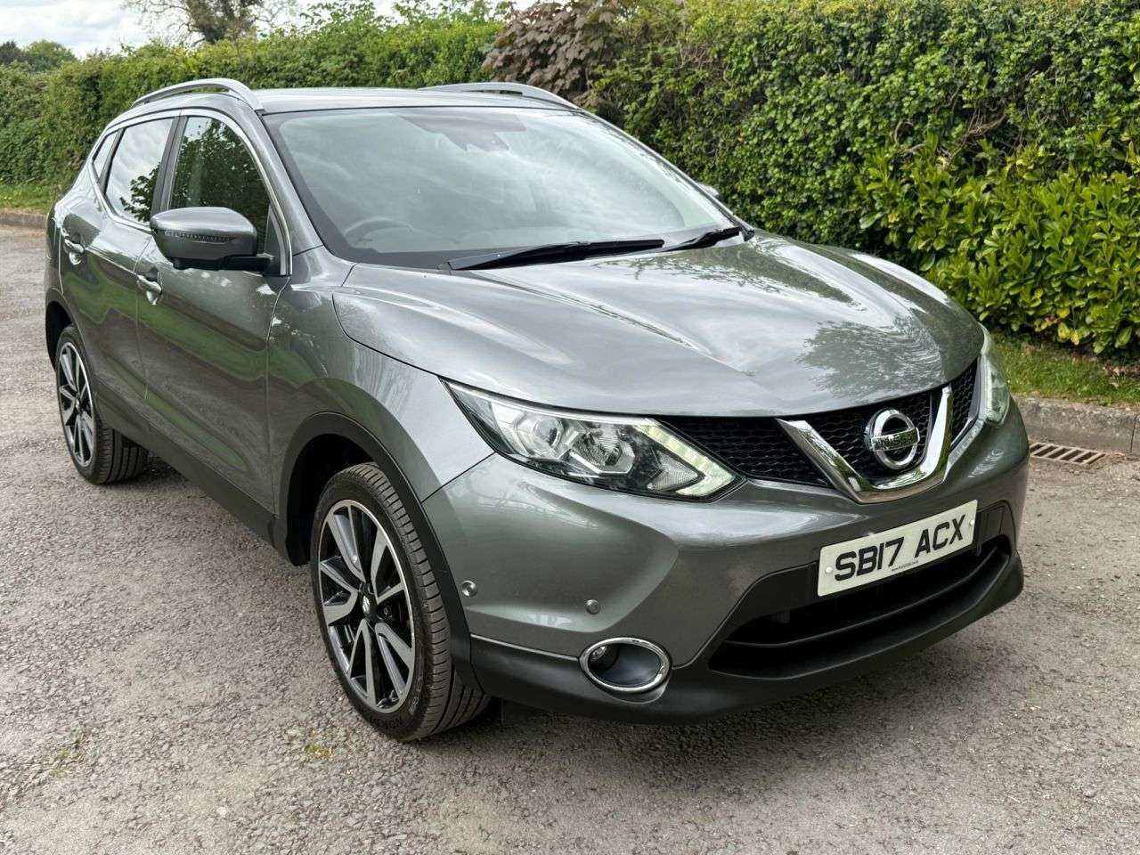 A 2017 NISSAN QASHQAI 1.5 dCi Tekna SUV 5dr Diesel Manual 2WD Euro 6 (s/s) (110 ps) A 2017 NISSAN QASHQAI 1.5 dCi Tekna SUV 5dr Diesel Manual 2WD Euro 6 (s/s) (110 ps)