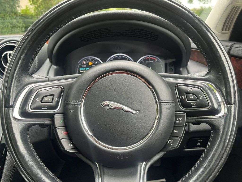 2015 JAGUAR XJ 2015 JAGUAR XJ