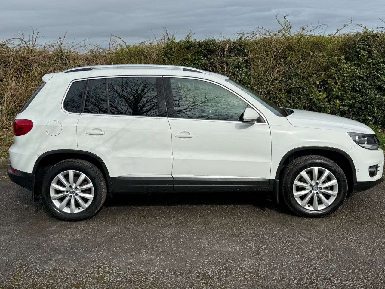 A 2018 VOLKSWAGEN TIGUAN 2.0 TDI BlueMotion Tech Match SUV 5dr Diesel Manual 4WD Euro 5 (s/s) (140 p A 2018 VOLKSWAGEN TIGUAN 2.0 TDI BlueMotion Tech Match SUV 5dr Diesel Manual 4WD Euro 5 (s/s) (140 p