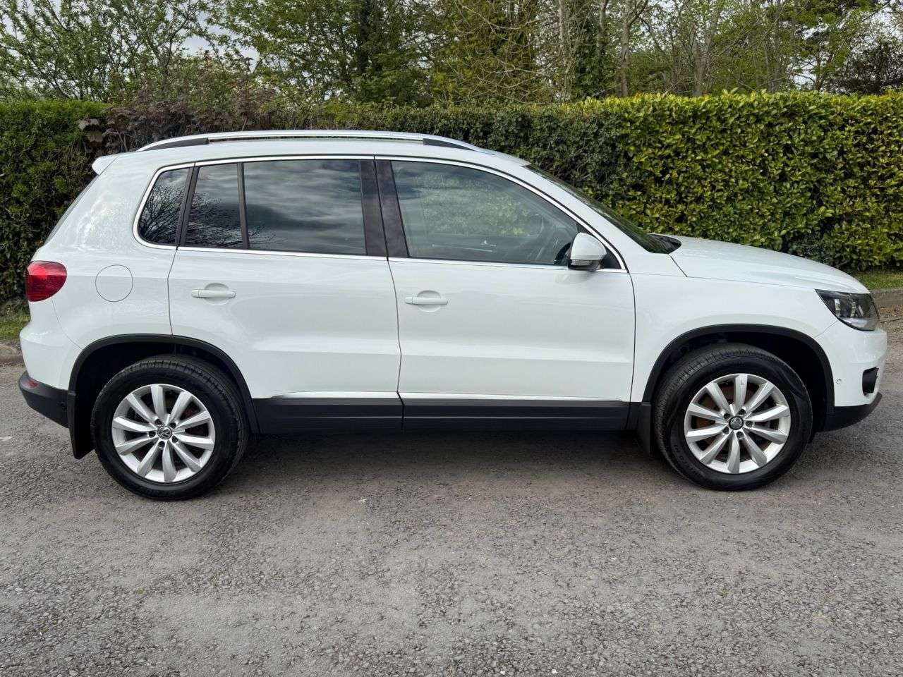A 2018 VOLKSWAGEN TIGUAN 2.0 TDI BlueMotion Tech Match SUV 5dr Diesel Manual 4WD Euro 5 (s/s) (140 p A 2018 VOLKSWAGEN TIGUAN 2.0 TDI BlueMotion Tech Match SUV 5dr Diesel Manual 4WD Euro 5 (s/s) (140 p