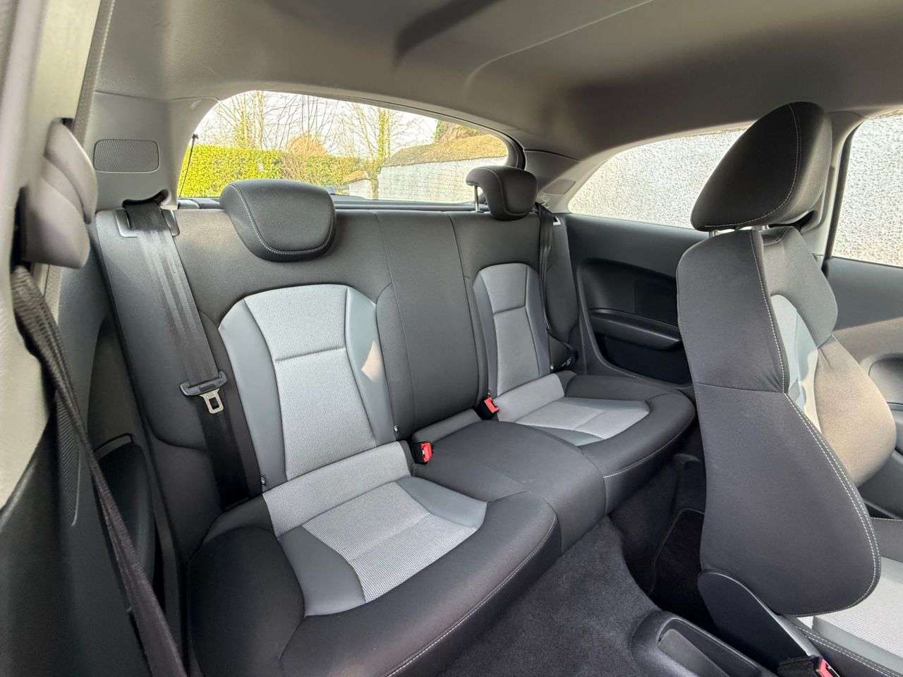 2016 AUDI A1 2016 AUDI A1