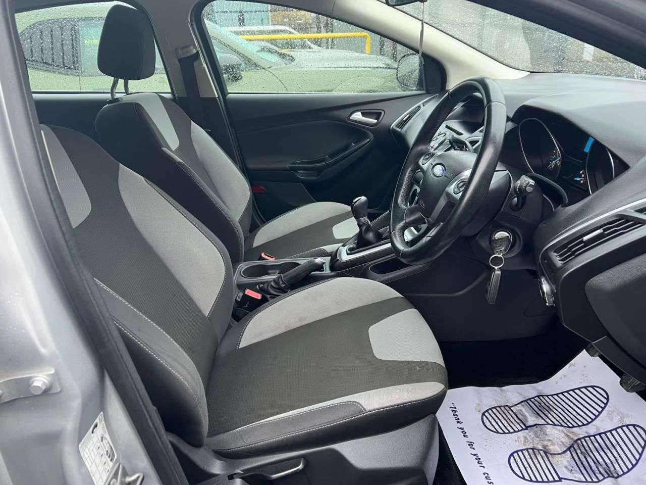 A 2013 FORD FOCUS 1.0T EcoBoost Zetec Hatchback 5dr Petrol Manual Euro 5 (s/s) (100 ps) A 2013 FORD FOCUS 1.0T EcoBoost Zetec Hatchback 5dr Petrol Manual Euro 5 (s/s) (100 ps)