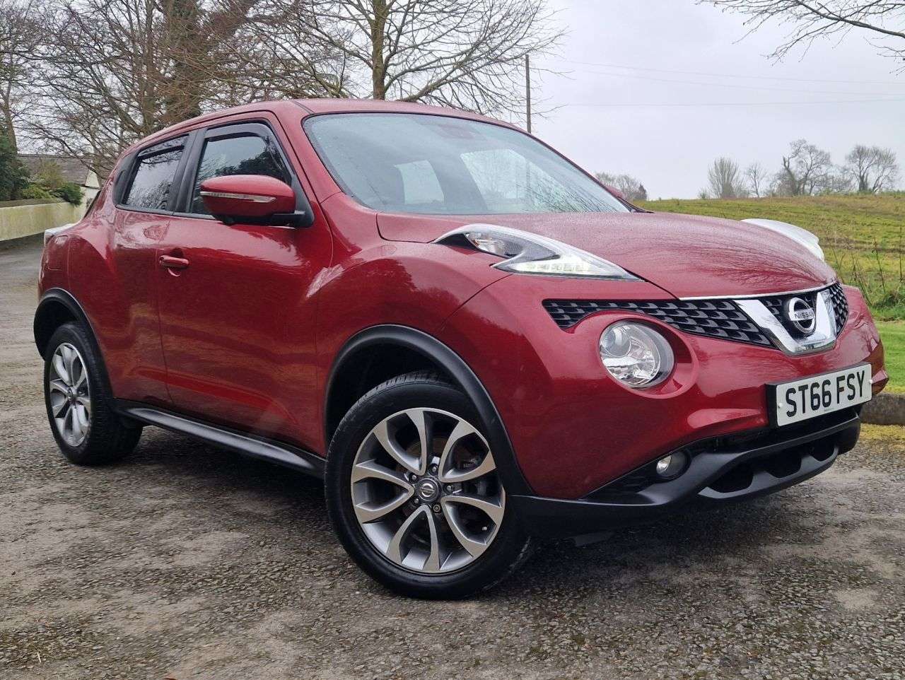 A 2016 NISSAN JUKE 1.5 dCi Tekna SUV 5dr Diesel Manual Euro 6 (s/s) (110 ps) A 2016 NISSAN JUKE 1.5 dCi Tekna SUV 5dr Diesel Manual Euro 6 (s/s) (110 ps)