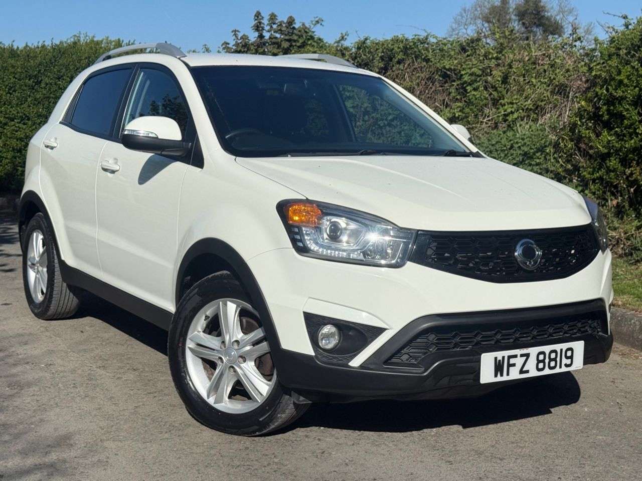 A 2015 SSANGYONG KORANDO 2.0D ELX4 SUV 5dr Diesel T-Tronic 4WD Euro 5 (175 ps) A 2015 SSANGYONG KORANDO 2.0D ELX4 SUV 5dr Diesel T-Tronic 4WD Euro 5 (175 ps)