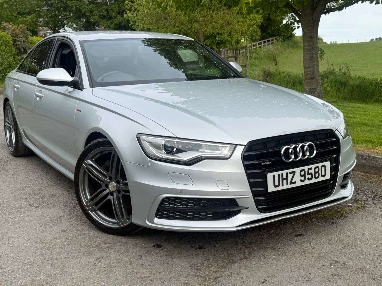 A 2013 AUDI A6 SALOON 3.0 TDI V6 S line Saloon 4dr Diesel S Tronic quattro Euro 5 (s/s) (245 ps) A 2013 AUDI A6 SALOON 3.0 TDI V6 S line Saloon 4dr Diesel S Tronic quattro Euro 5 (s/s) (245 ps)