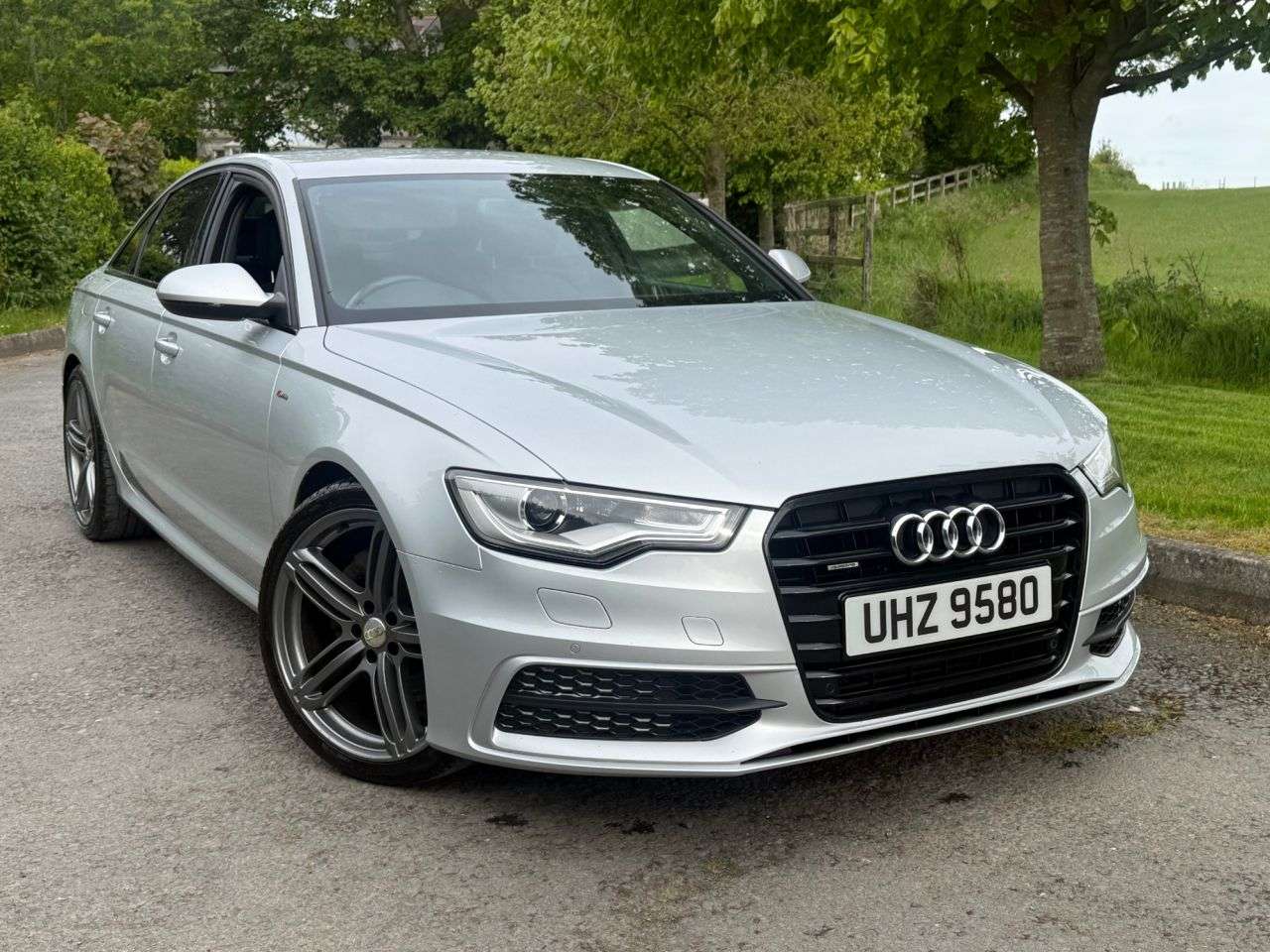 A 2013 AUDI A6 SALOON 3.0 TDI V6 S line Saloon 4dr Diesel S Tronic quattro Euro 5 (s/s) (245 ps) A 2013 AUDI A6 SALOON 3.0 TDI V6 S line Saloon 4dr Diesel S Tronic quattro Euro 5 (s/s) (245 ps)