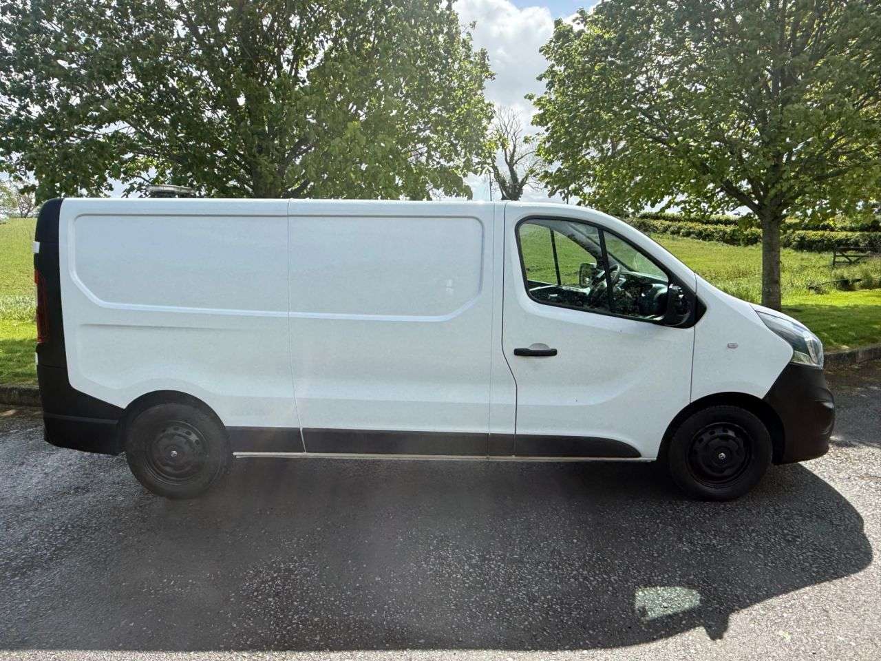 A 2019 VAUXHALL VIVARO 1.6 CDTi 2900 Panel Van 5dr Diesel Manual L2 H1 Euro 6 (s/s) (95 ps) A 2019 VAUXHALL VIVARO 1.6 CDTi 2900 Panel Van 5dr Diesel Manual L2 H1 Euro 6 (s/s) (95 ps)