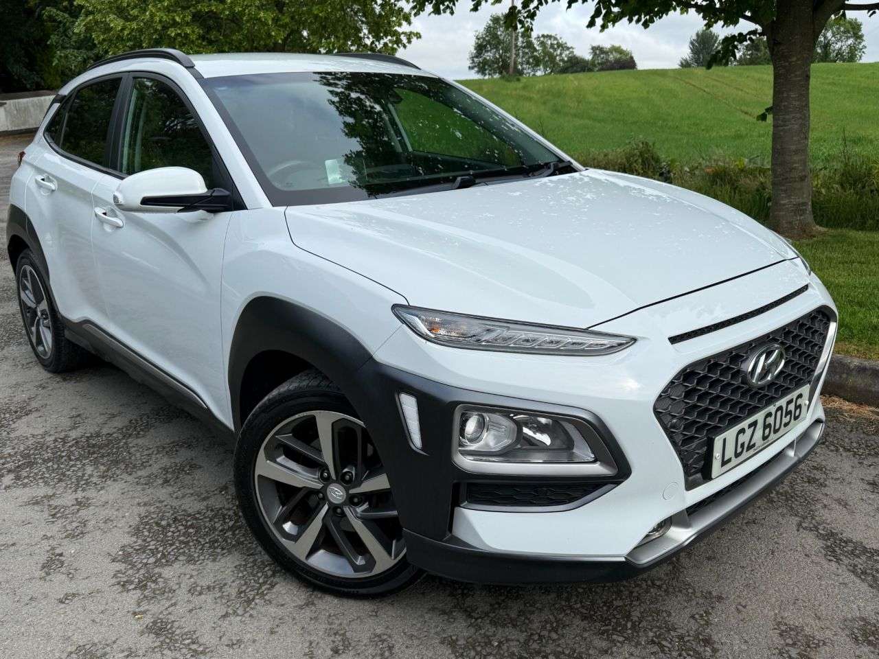 A 2018 HYUNDAI KONA 1.0 T-GDi Blue Drive Premium SE SUV 5dr Petrol Manual Euro 6 (s/s) (120 ps) A 2018 HYUNDAI KONA 1.0 T-GDi Blue Drive Premium SE SUV 5dr Petrol Manual Euro 6 (s/s) (120 ps)