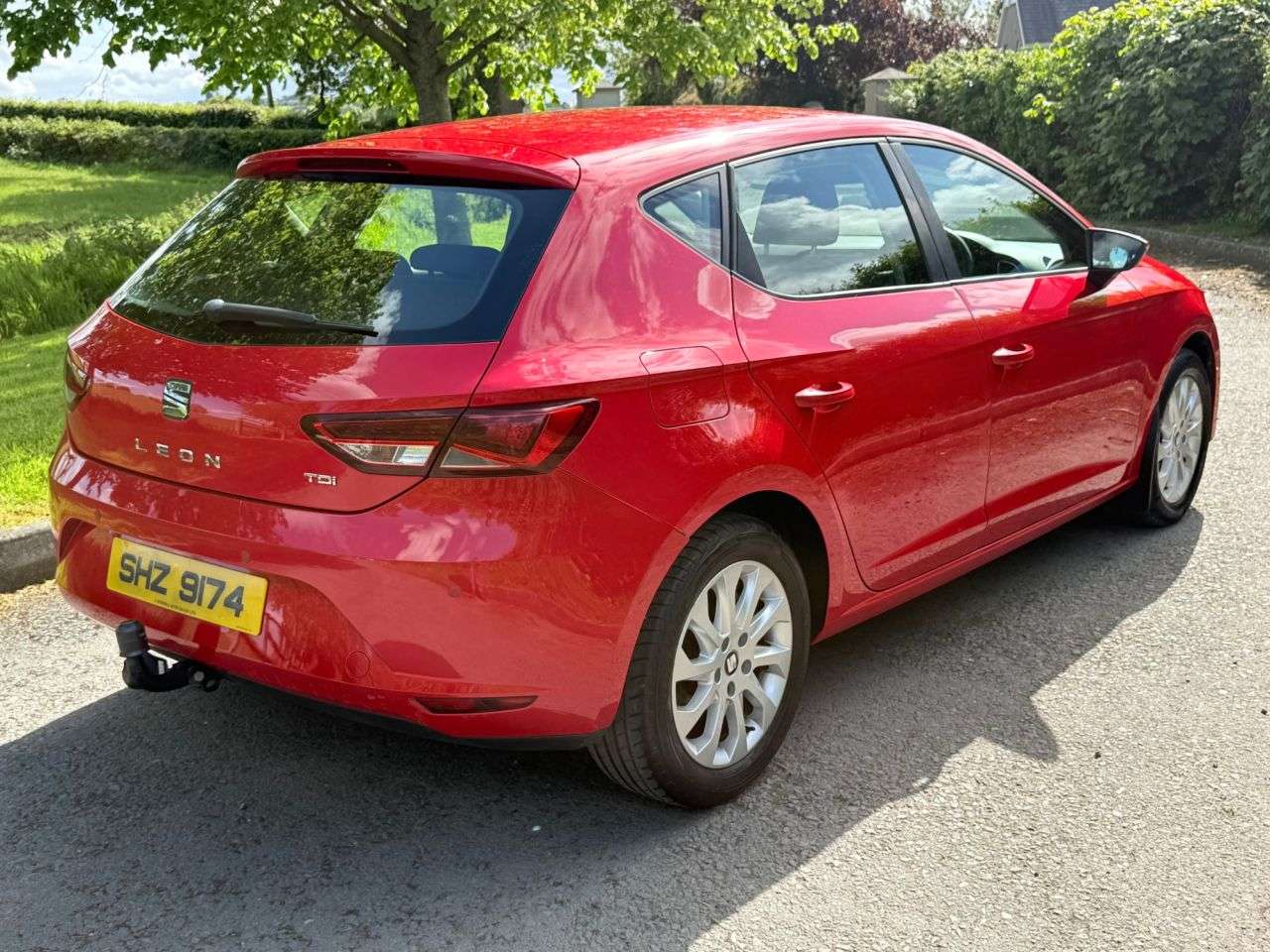 A 2015 SEAT LEON 1.6 TDI CR SE Hatchback 5dr Diesel Manual Euro 5 (s/s) (105 ps) A 2015 SEAT LEON 1.6 TDI CR SE Hatchback 5dr Diesel Manual Euro 5 (s/s) (105 ps)