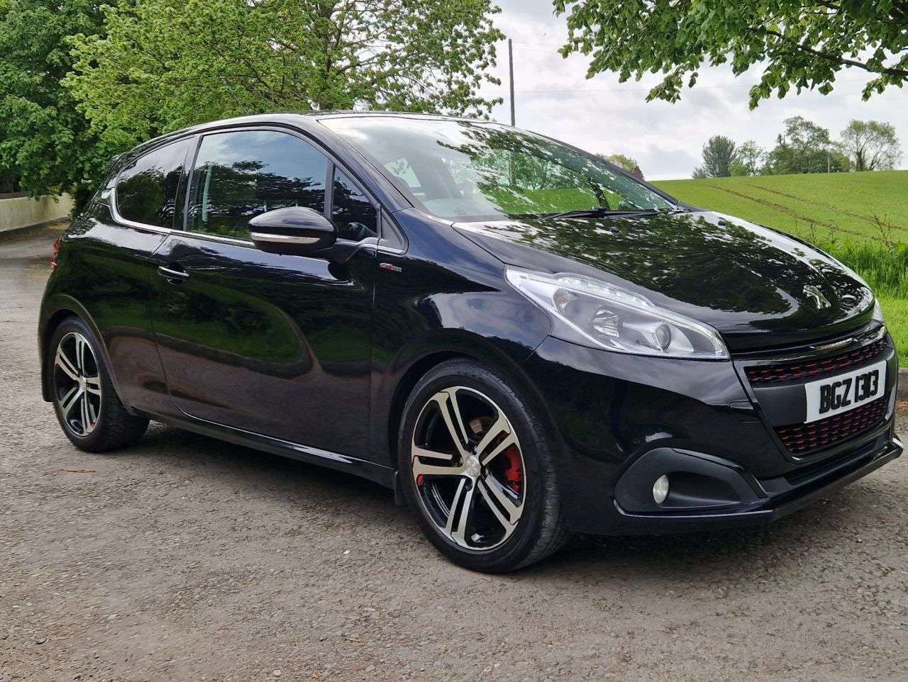 A 2016 PEUGEOT 208 1.2 PureTech GT Line Hatchback 3dr Petrol Manual Euro 6 (s/s) (110 ps) A 2016 PEUGEOT 208 1.2 PureTech GT Line Hatchback 3dr Petrol Manual Euro 6 (s/s) (110 ps)
