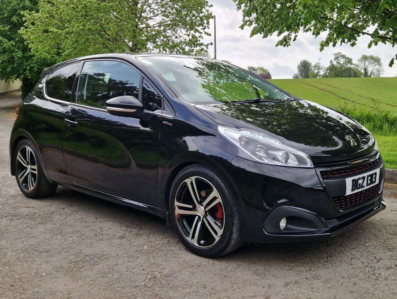 A 2016 PEUGEOT 208 1.2 PureTech GT Line Hatchback 3dr Petrol Manual Euro 6 (s/s) (110 ps) A 2016 PEUGEOT 208 1.2 PureTech GT Line Hatchback 3dr Petrol Manual Euro 6 (s/s) (110 ps)