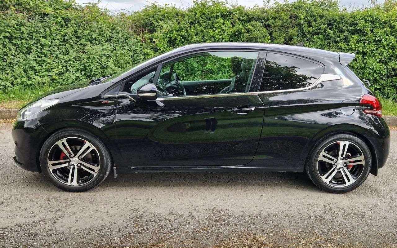 2016 PEUGEOT 208 2016 PEUGEOT 208