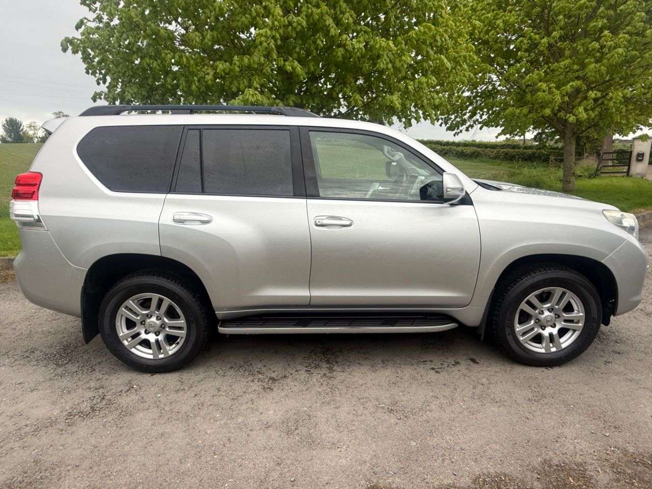 A 2013 TOYOTA LAND CRUISER 3.0 D-4D LC4 SUV 5dr Diesel Auto 4WD Euro 5 (190 ps) A 2013 TOYOTA LAND CRUISER 3.0 D-4D LC4 SUV 5dr Diesel Auto 4WD Euro 5 (190 ps)