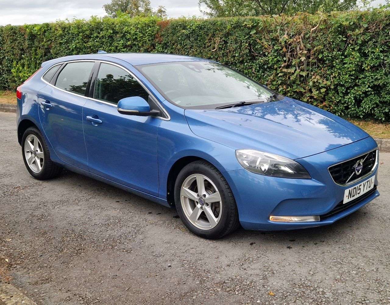 2015 VOLVO V40 2015 VOLVO V40