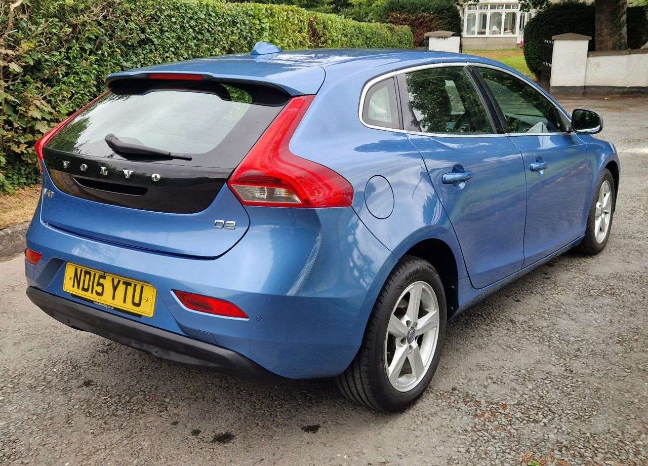 2015 VOLVO V40 2015 VOLVO V40