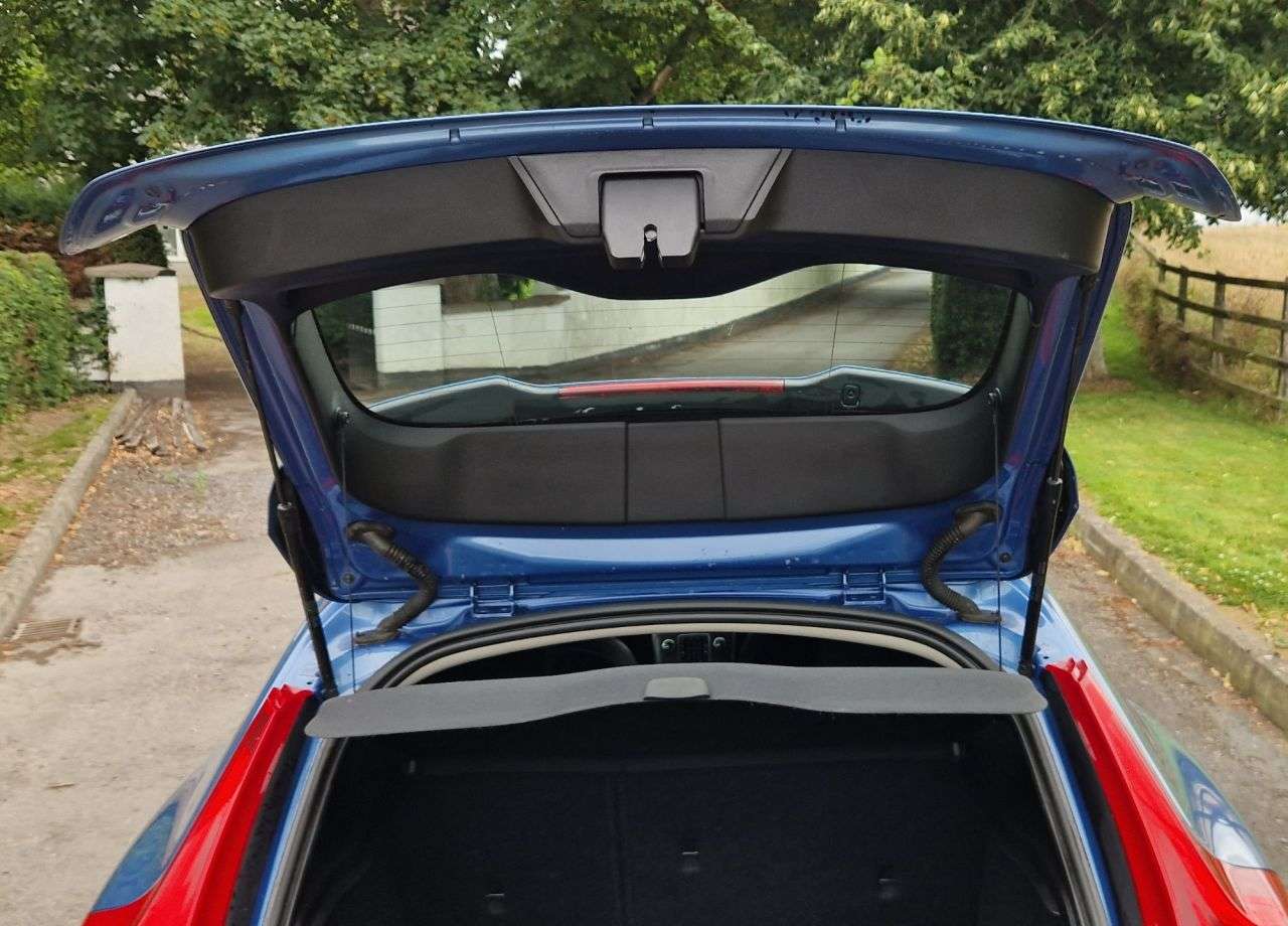 2015 VOLVO V40 2015 VOLVO V40