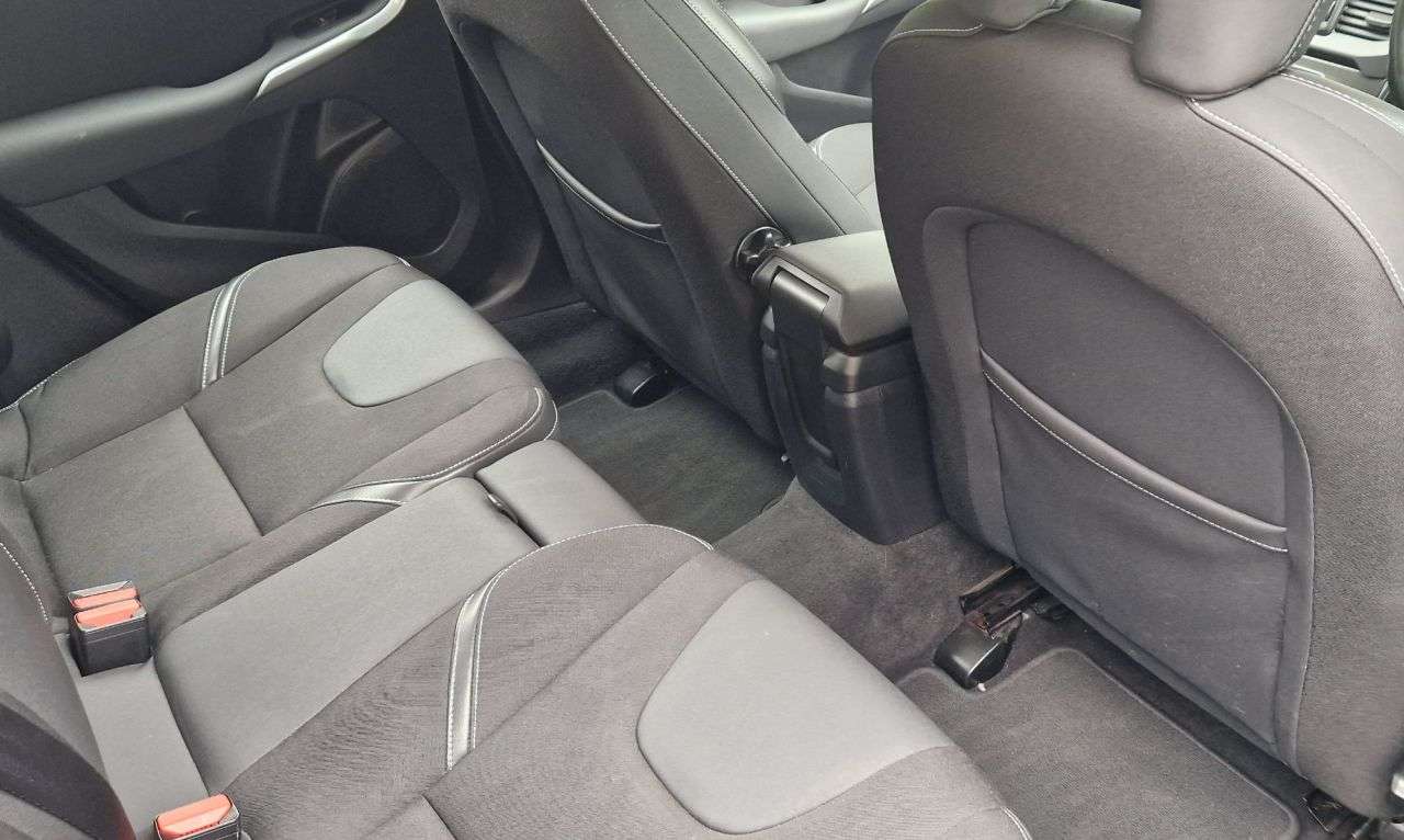 2015 VOLVO V40 2015 VOLVO V40
