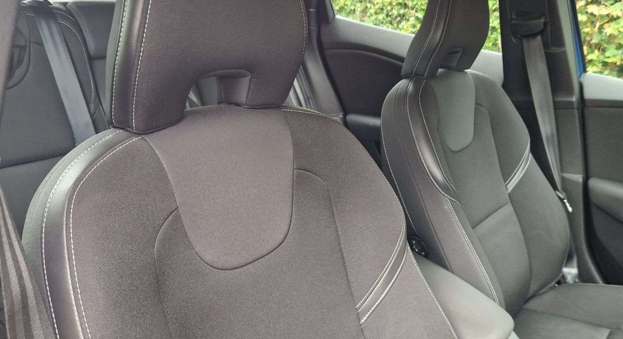 2015 VOLVO V40 2015 VOLVO V40
