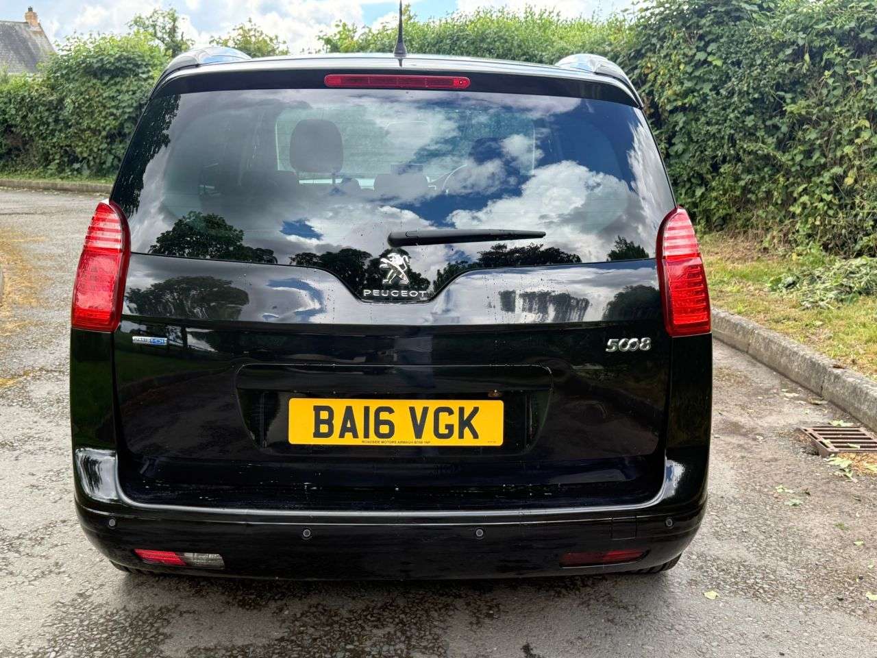 A 2016 PEUGEOT 5008 1.6 BlueHDi Allure MPV 5dr Diesel Manual Euro 6 (s/s) (120 ps) A 2016 PEUGEOT 5008 1.6 BlueHDi Allure MPV 5dr Diesel Manual Euro 6 (s/s) (120 ps)