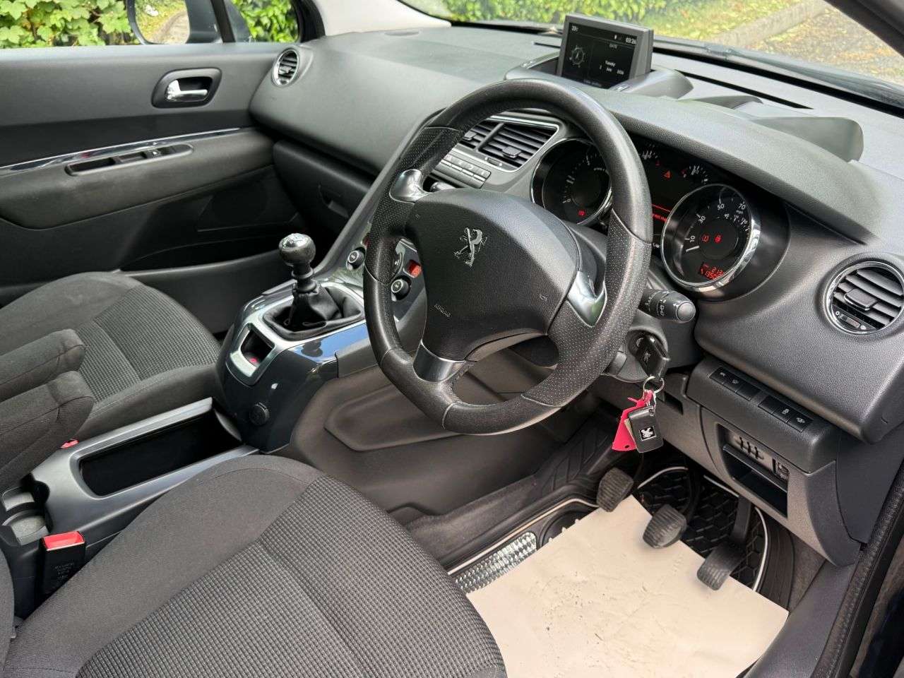 2016 PEUGEOT 5008 2016 PEUGEOT 5008