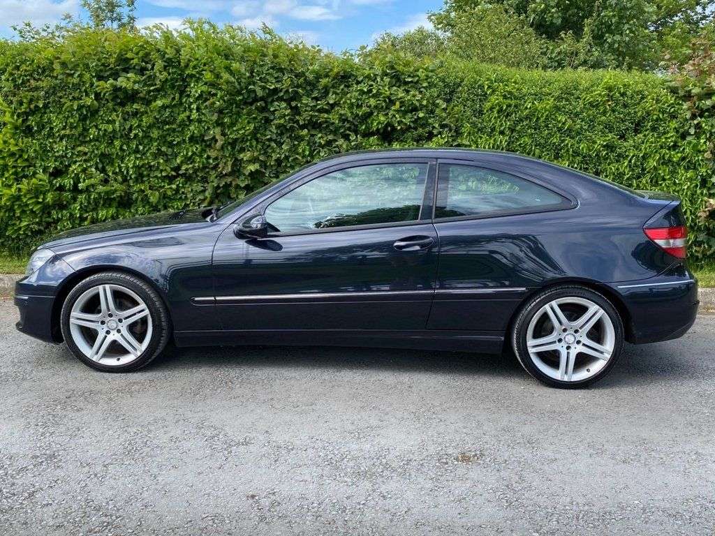 A 2009 MERCEDES-BENZ CLC CLASS 1.8 CLC180K Sport Coupe 3dr Petrol Auto Euro 4 (143 ps) A 2009 MERCEDES-BENZ CLC CLASS 1.8 CLC180K Sport Coupe 3dr Petrol Auto Euro 4 (143 ps)