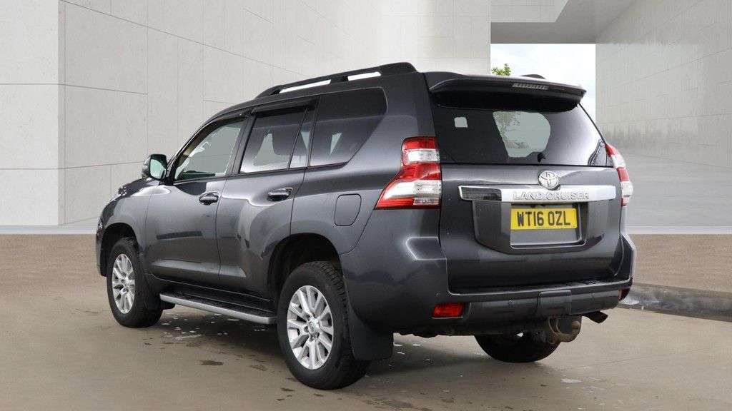 A 2016 TOYOTA LAND CRUISER 2.8D Icon SUV 5dr Diesel Auto 4WD Euro 6 (7 Seats) (177 ps) A 2016 TOYOTA LAND CRUISER 2.8D Icon SUV 5dr Diesel Auto 4WD Euro 6 (7 Seats) (177 ps)