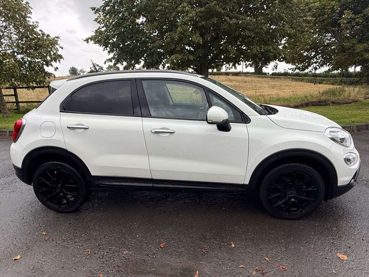A 2015 FIAT 500X 1.6 MultiJetII Cross Plus SUV 5dr Diesel Manual Euro 6 (s/s) (120 ps) A 2015 FIAT 500X 1.6 MultiJetII Cross Plus SUV 5dr Diesel Manual Euro 6 (s/s) (120 ps)