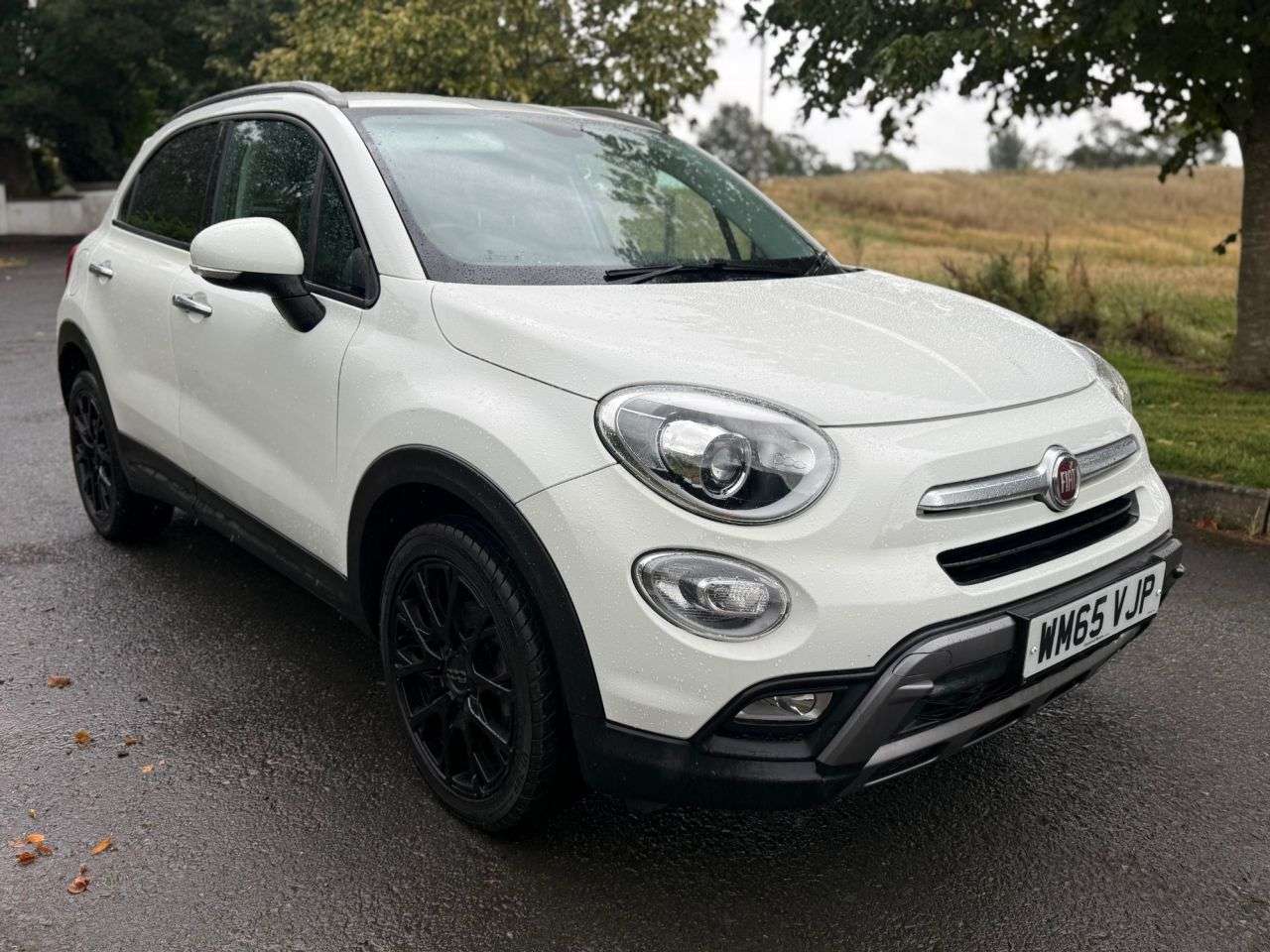 A 2015 FIAT 500X 1.6 MultiJetII Cross Plus SUV 5dr Diesel Manual Euro 6 (s/s) (120 ps) A 2015 FIAT 500X 1.6 MultiJetII Cross Plus SUV 5dr Diesel Manual Euro 6 (s/s) (120 ps)
