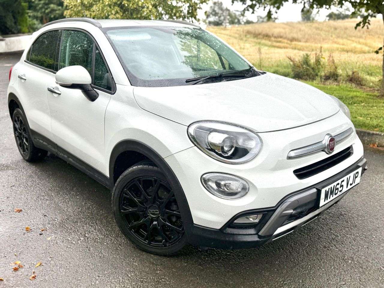 A 2015 FIAT 500X 1.6 MultiJetII Cross Plus SUV 5dr Diesel Manual Euro 6 (s/s) (120 ps) A 2015 FIAT 500X 1.6 MultiJetII Cross Plus SUV 5dr Diesel Manual Euro 6 (s/s) (120 ps)