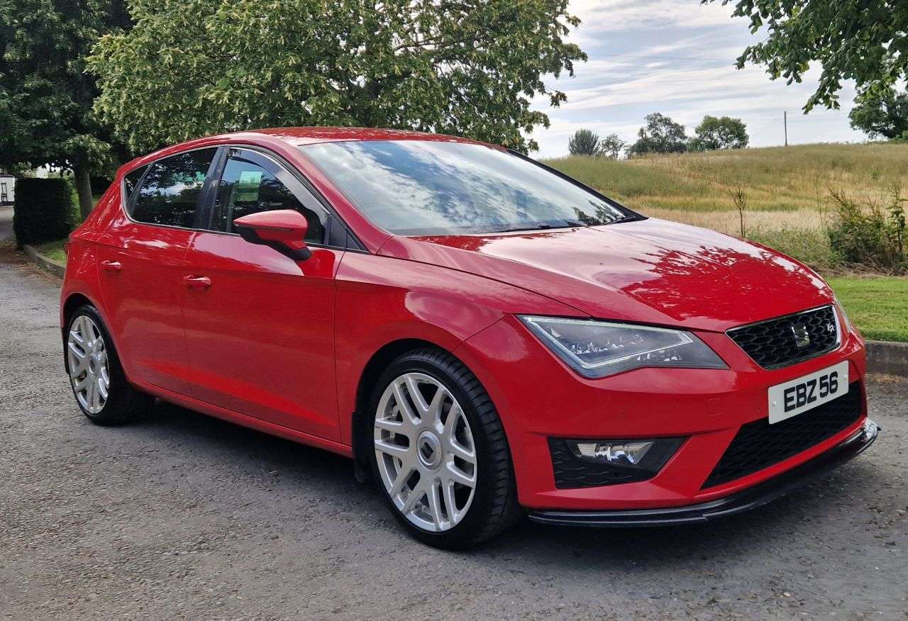A 2014 SEAT LEON 2.0 TDI CR FR Hatchback 5dr Diesel Manual Euro 5 (s/s) (150 ps) A 2014 SEAT LEON 2.0 TDI CR FR Hatchback 5dr Diesel Manual Euro 5 (s/s) (150 ps)