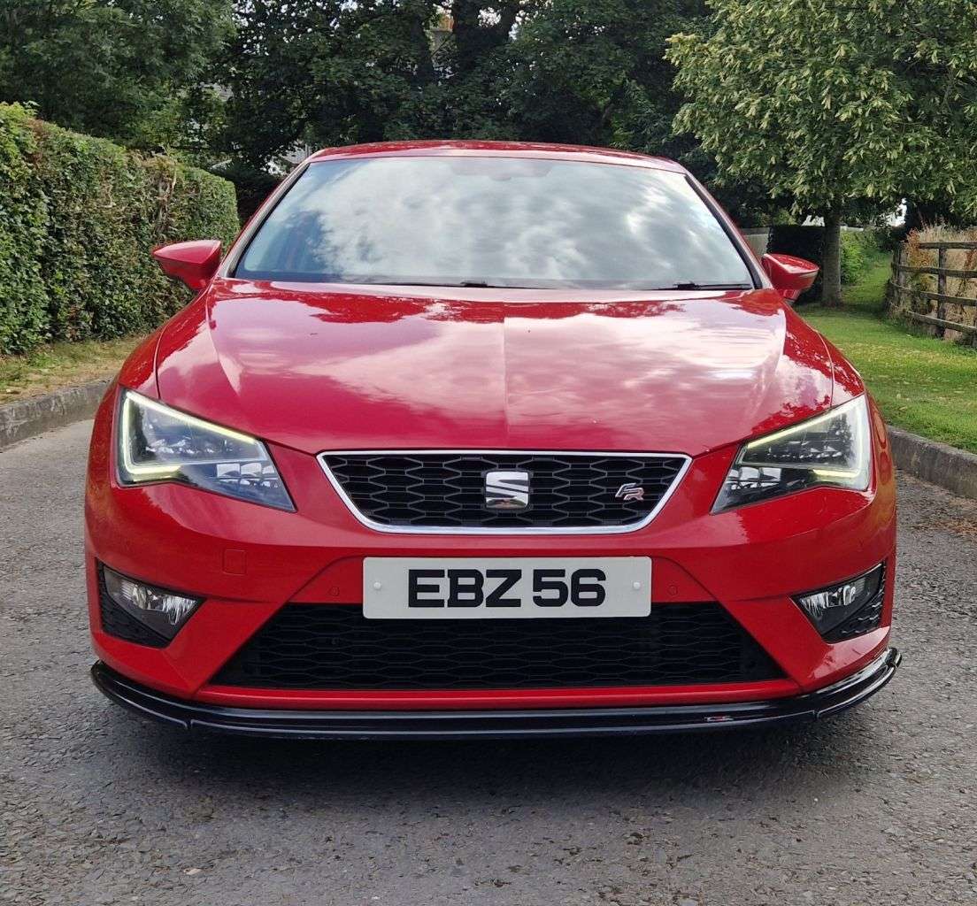 A 2014 SEAT LEON 2.0 TDI CR FR Hatchback 5dr Diesel Manual Euro 5 (s/s) (150 ps) A 2014 SEAT LEON 2.0 TDI CR FR Hatchback 5dr Diesel Manual Euro 5 (s/s) (150 ps)