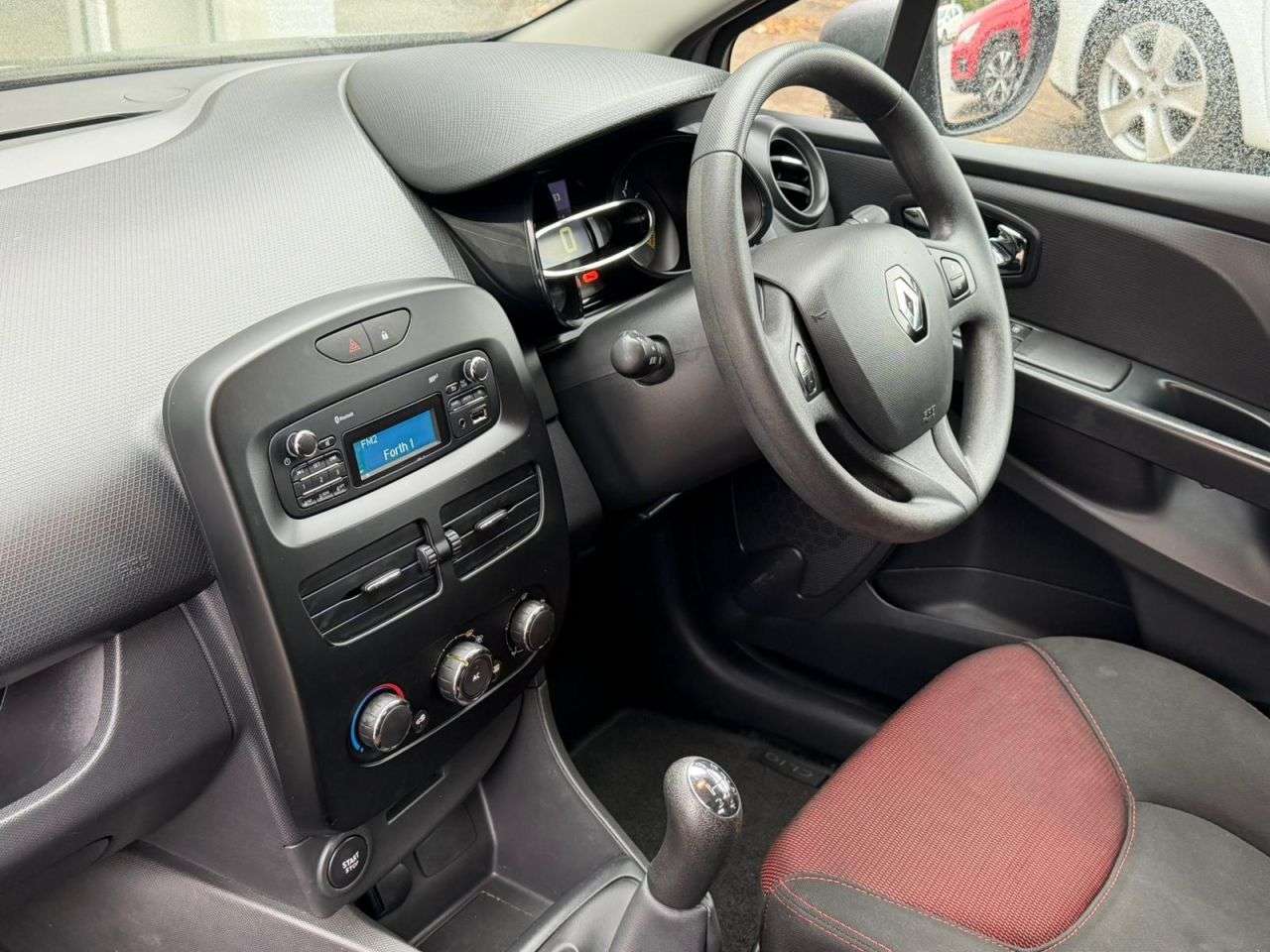 2013 RENAULT CLIO 2013 RENAULT CLIO