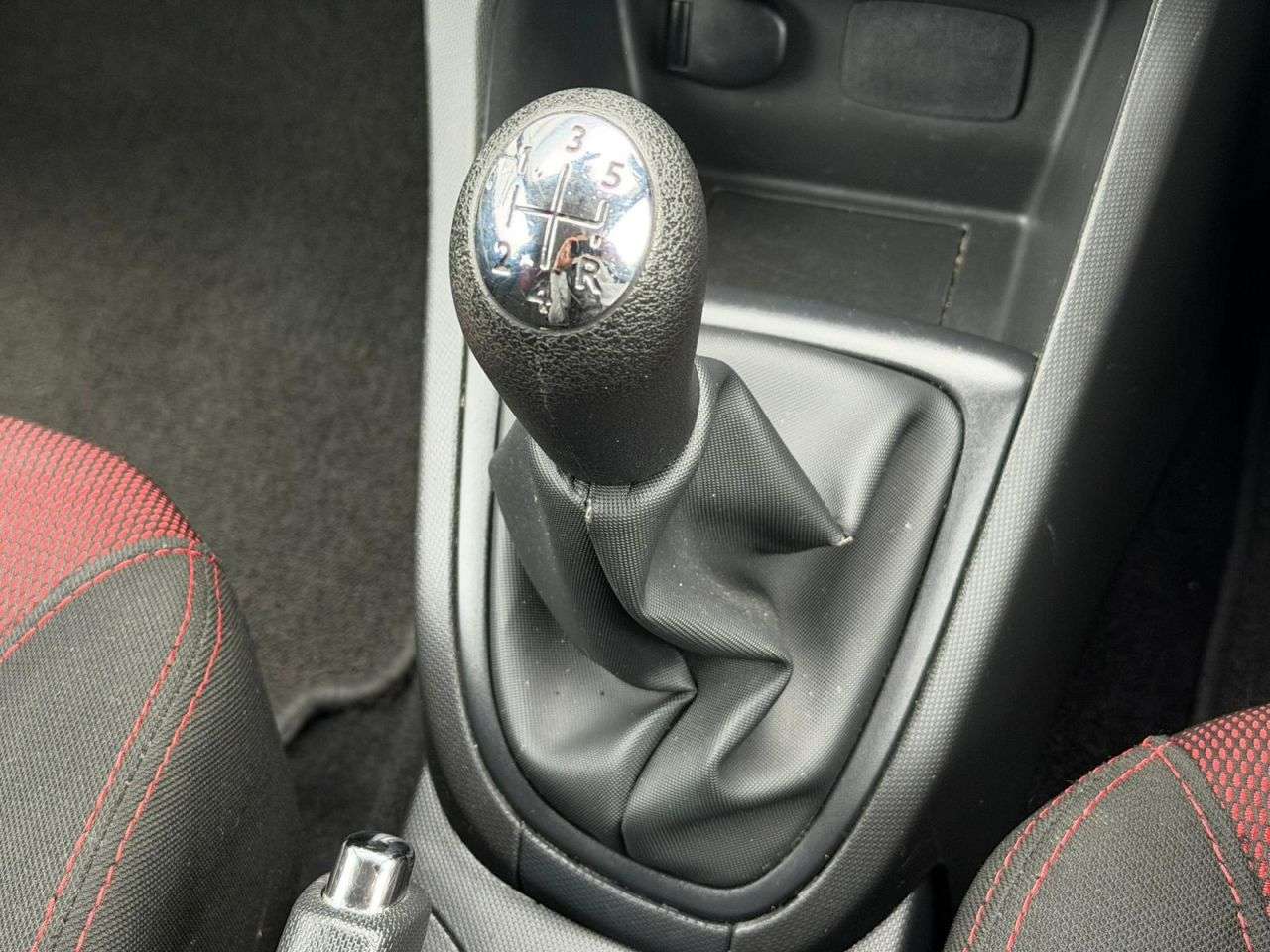 2013 RENAULT CLIO 2013 RENAULT CLIO