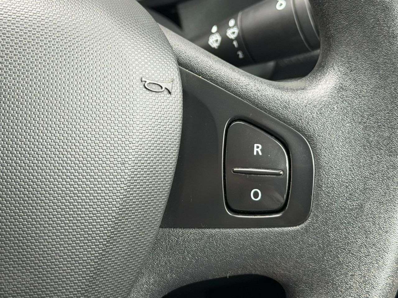 2013 RENAULT CLIO 2013 RENAULT CLIO