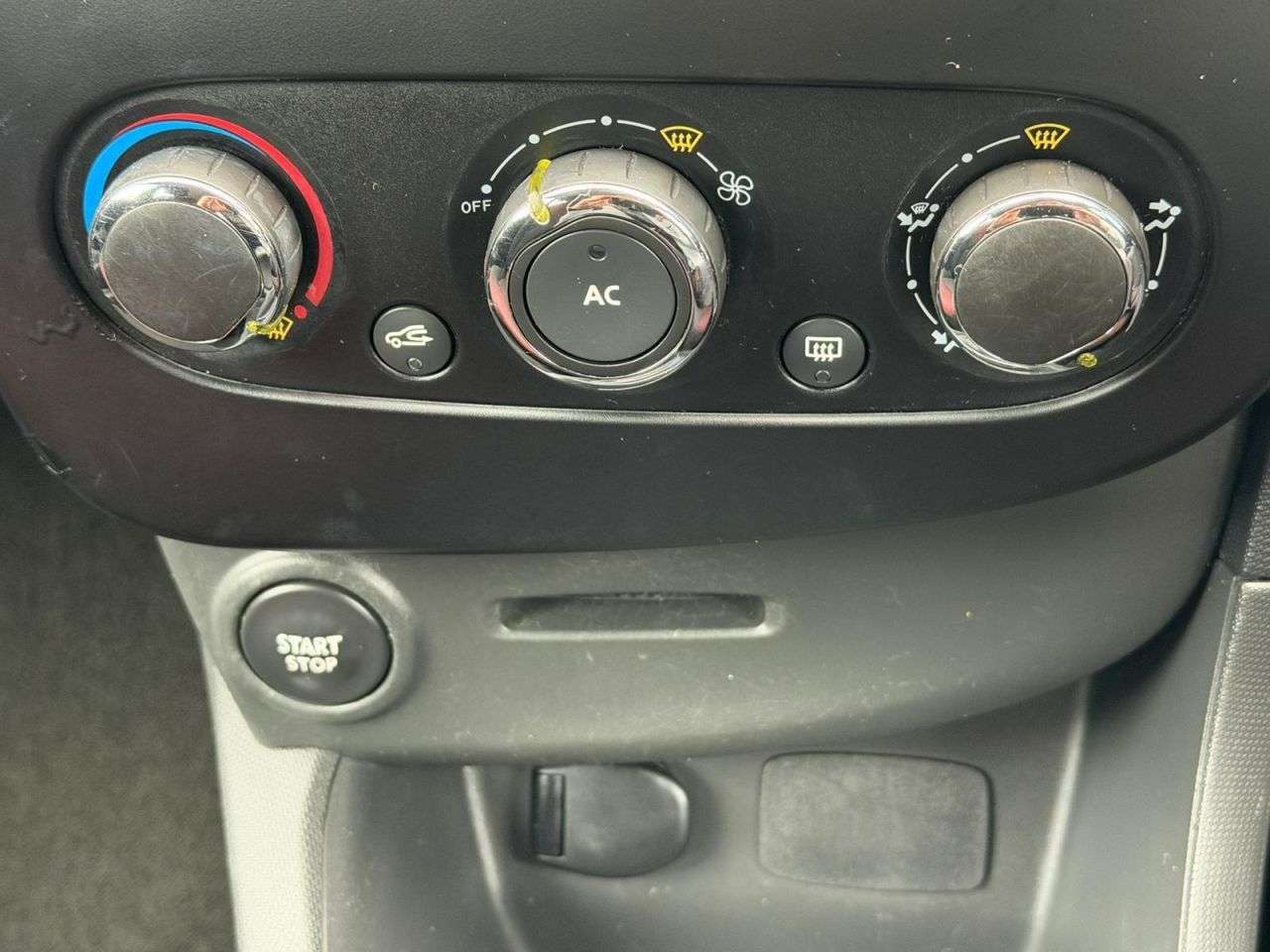 2013 RENAULT CLIO 2013 RENAULT CLIO